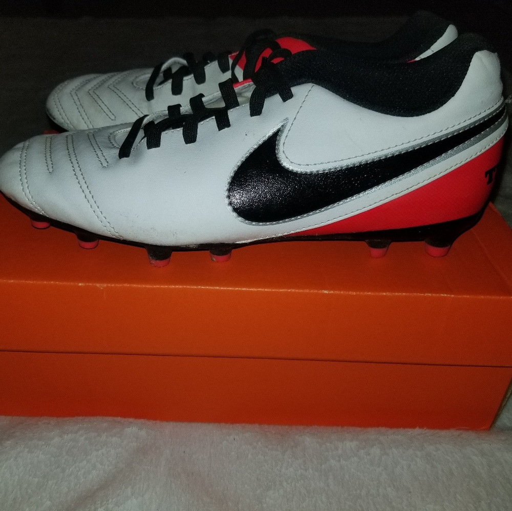 Women's Nike cleats